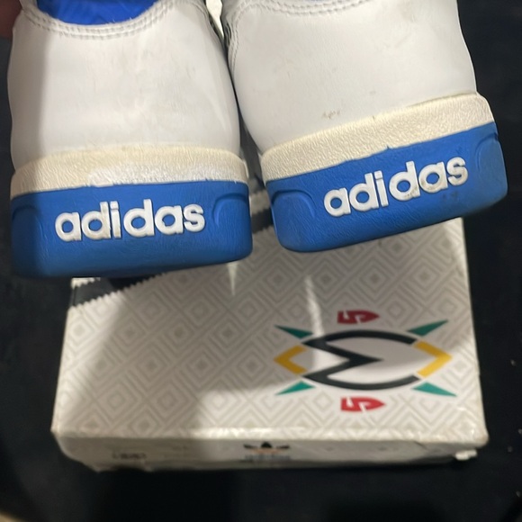 MUTUMBO - Picture 5 of 6